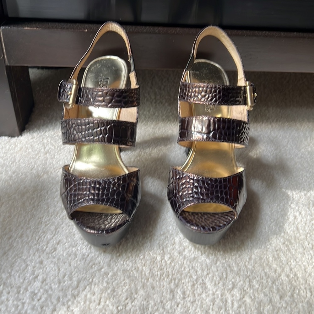 MICHAEL Michael Kors Brookville Platform Sandal - Picture 2 of 6